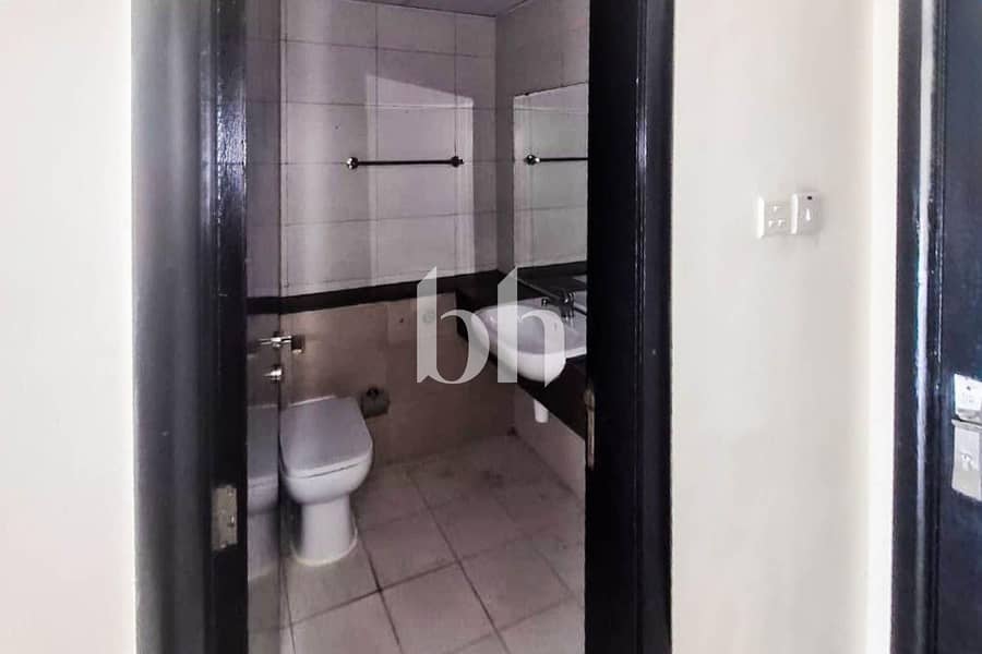 Ready to move | Pool View | Near Circle Mall - Image 12