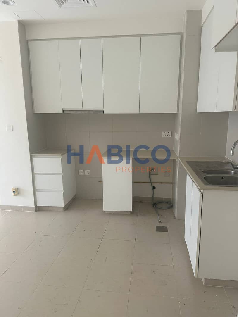 Infront of pool and park | Vacant | Spacious Layout - Image 6