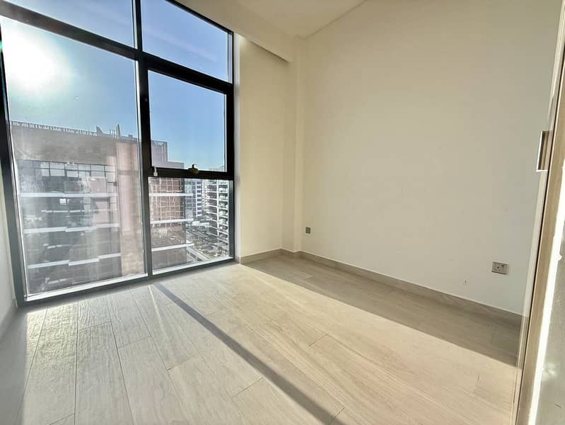 Luxury Chiller-Free 3 BHK | Boulevard-Facing | All Amenties Are Available | Premium Living in Azizi Riviera - Image 9