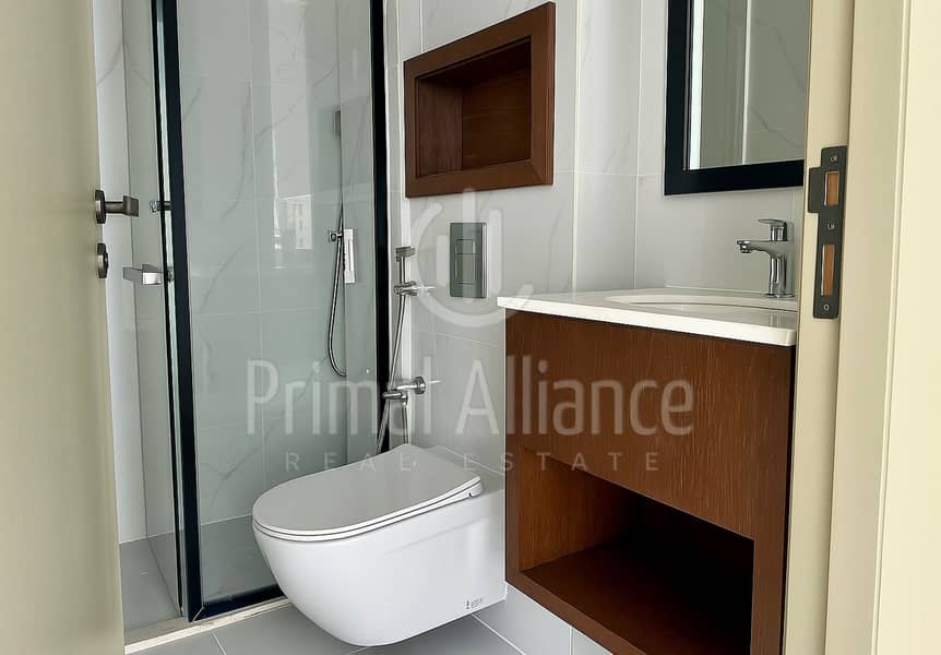 NEAR METRO | SPACIOUS | INVESTMENT OPPORTUNITY