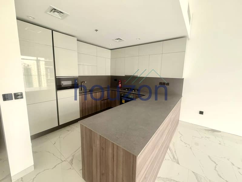 Spacious+Bright 1BR | Burj Khalifa View | Vacant