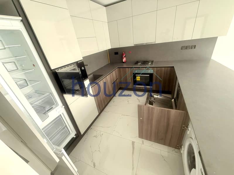 Spacious+Bright 1BR | Burj Khalifa View | Vacant