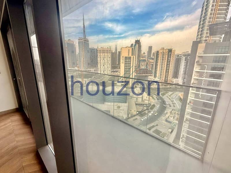 Spacious+Bright 1BR | Burj Khalifa View | Vacant - Image 11