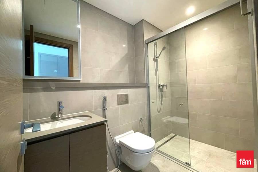 Luxury | Park + Downtown View | Great Investment - Image 8