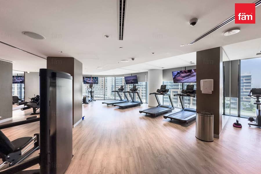 Luxury | Park + Downtown View | Great Investment - Image 11