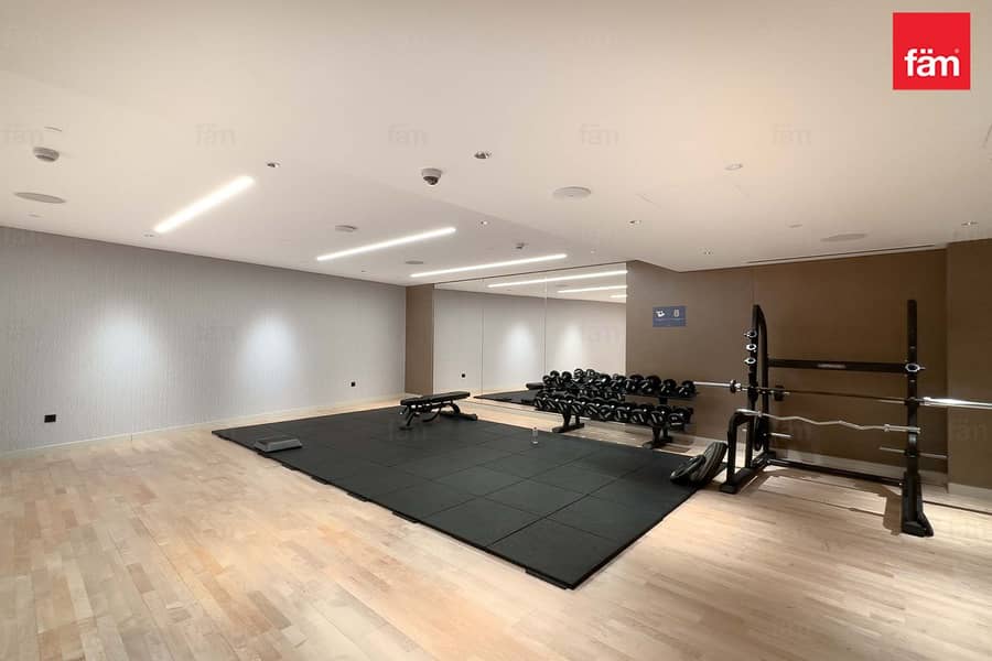 Luxury | Park + Downtown View | Great Investment - Image 12