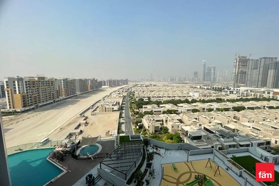 Luxury | Park + Downtown View | Great Investment - Image 17