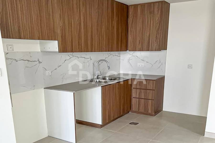 Corner | Large Plot | Vacant | Unfurnished