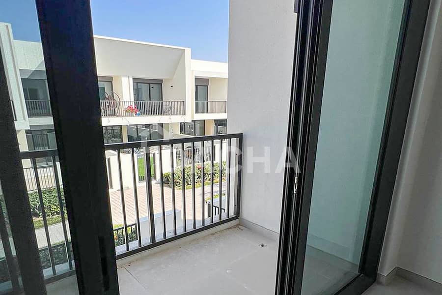 Corner | Large Plot | Vacant | Unfurnished - Image 10