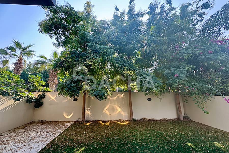 Exclusive Spacious 3Bed + Maids | Prime Location - Image 7