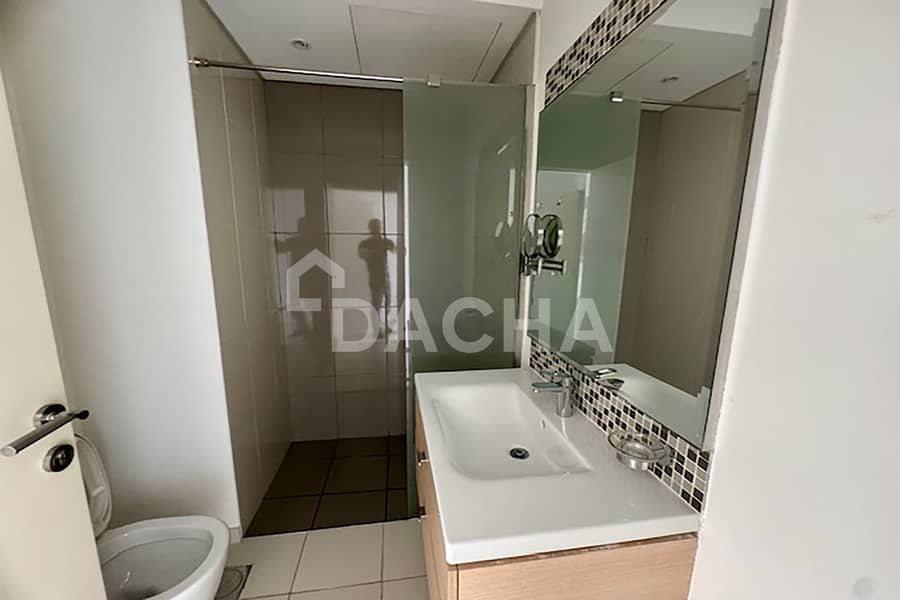 Exclusive Spacious 3Bed + Maids | Prime Location - Image 13