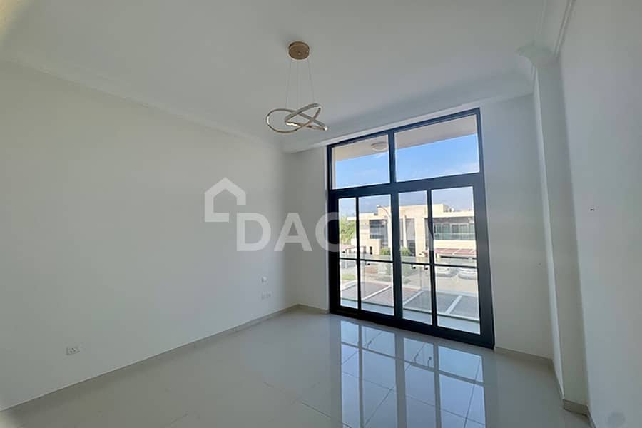 Exclusive Spacious 3Bed + Maids | Prime Location - Image 16