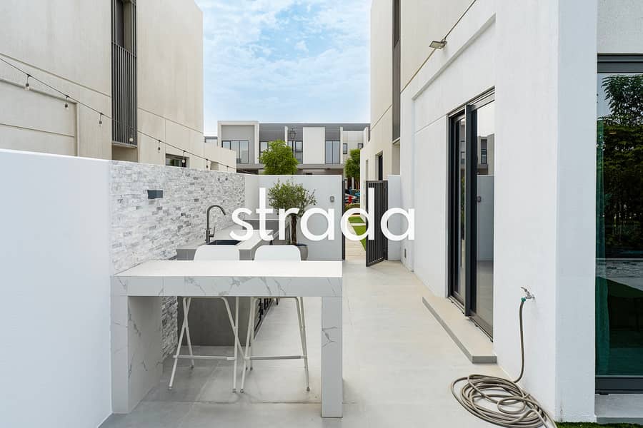 Single Row | Upgraded Garden | Vacant on Transfer