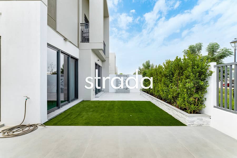 Single Row | Upgraded Garden | Vacant on Transfer