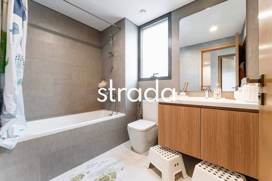 Single Row | Upgraded Garden | Vacant on Transfer - Image 24