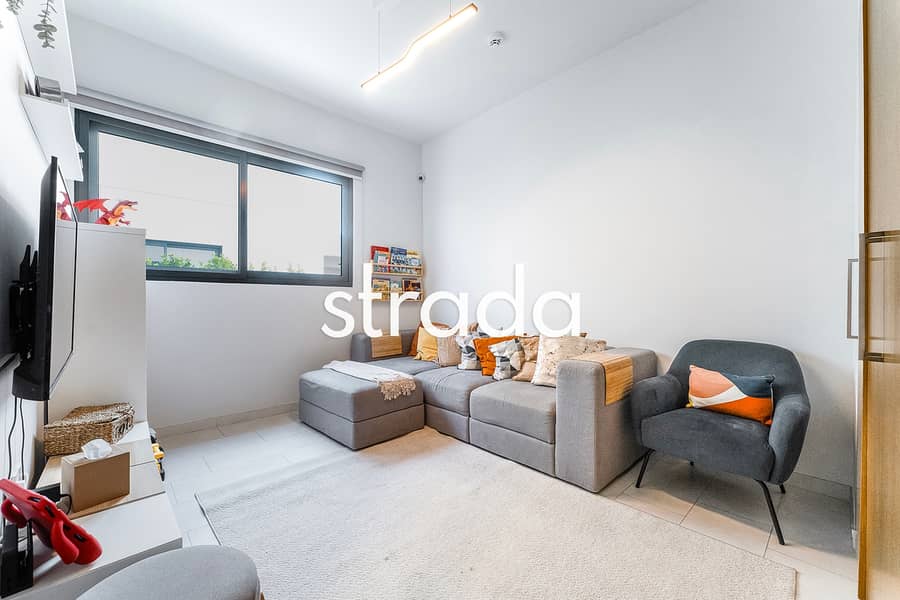 Single Row | Upgraded Garden | Vacant on Transfer - Image 30