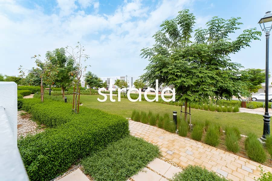 Single Row | Upgraded Garden | Vacant on Transfer - Image 32