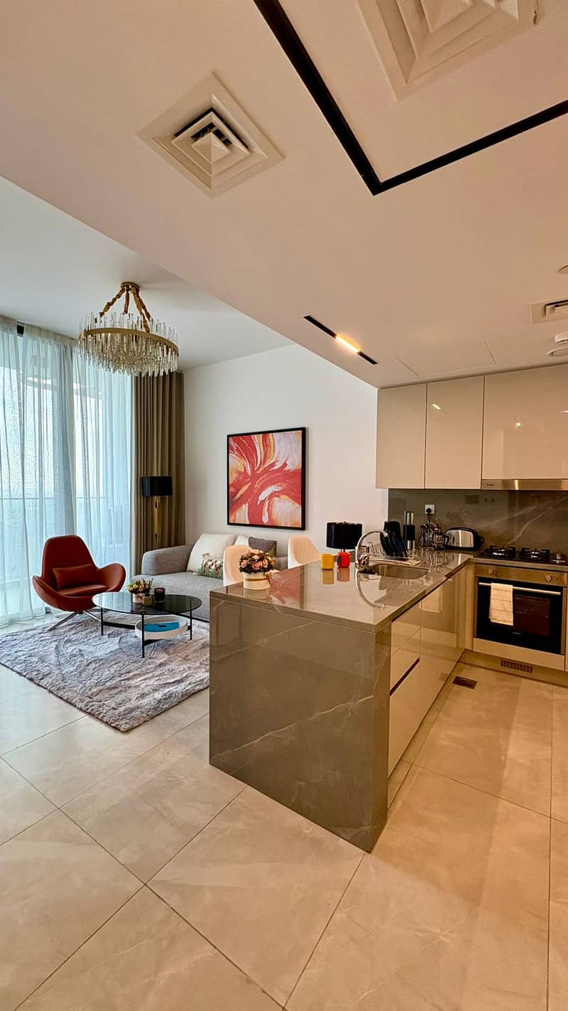 Only 2% Commission | Highest floor | Pool view | No agents