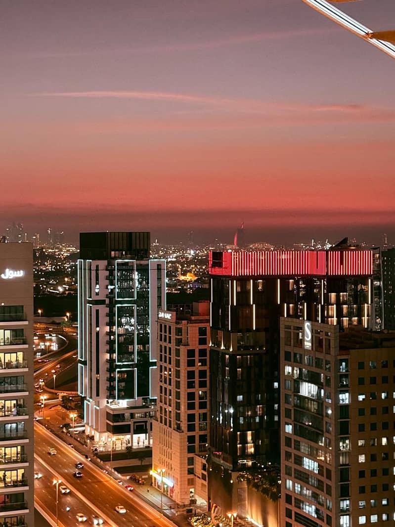 Only 2% Commission | Highest floor | Pool view | No agents