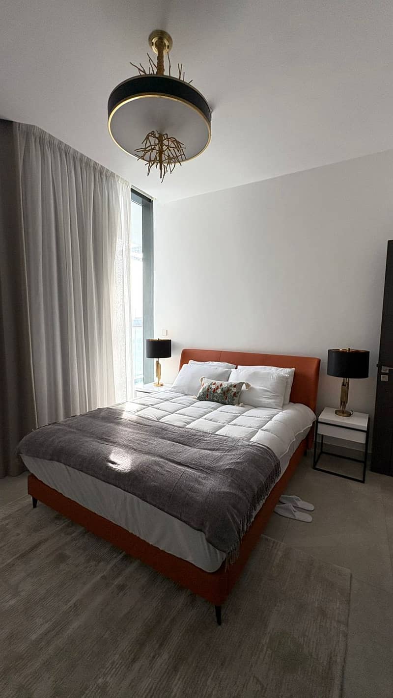 Only 2% Commission | Highest floor | Pool view | No agents