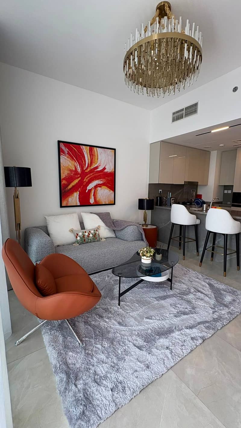 Only 2% Commission | Highest floor | Pool view | No agents