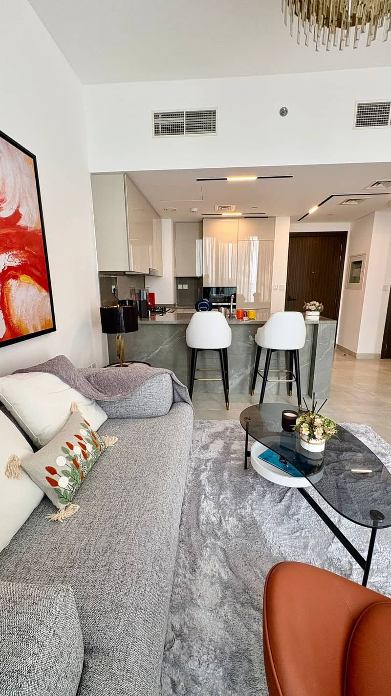 Only 2% Commission | Highest floor | Pool view | No agents