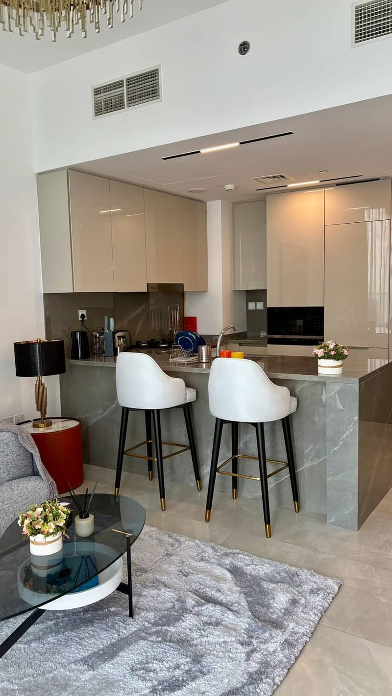 Only 2% Commission | Highest floor | Pool view | No agents - Image 11