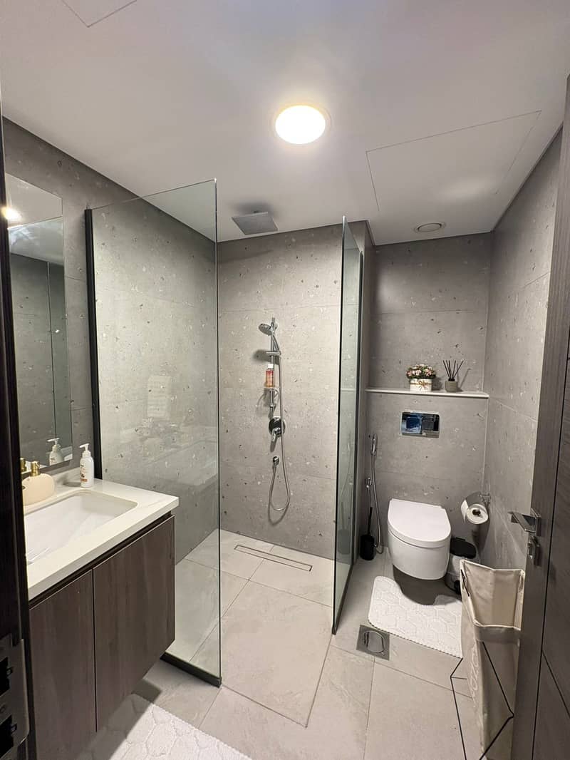 Only 2% Commission | Highest floor | Pool view | No agents - Image 12