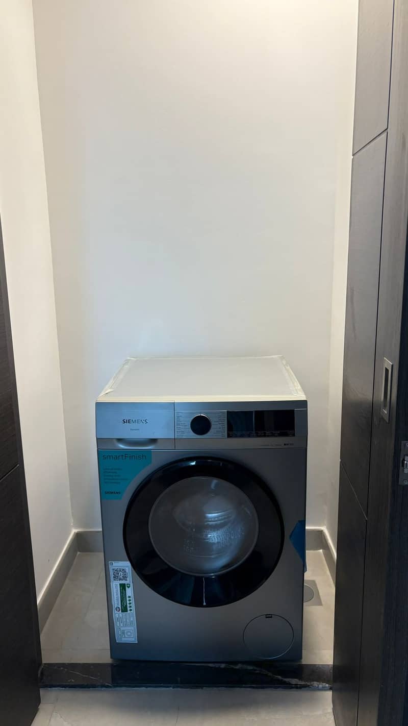 Only 2% Commission | Highest floor | Pool view | No agents - Image 22