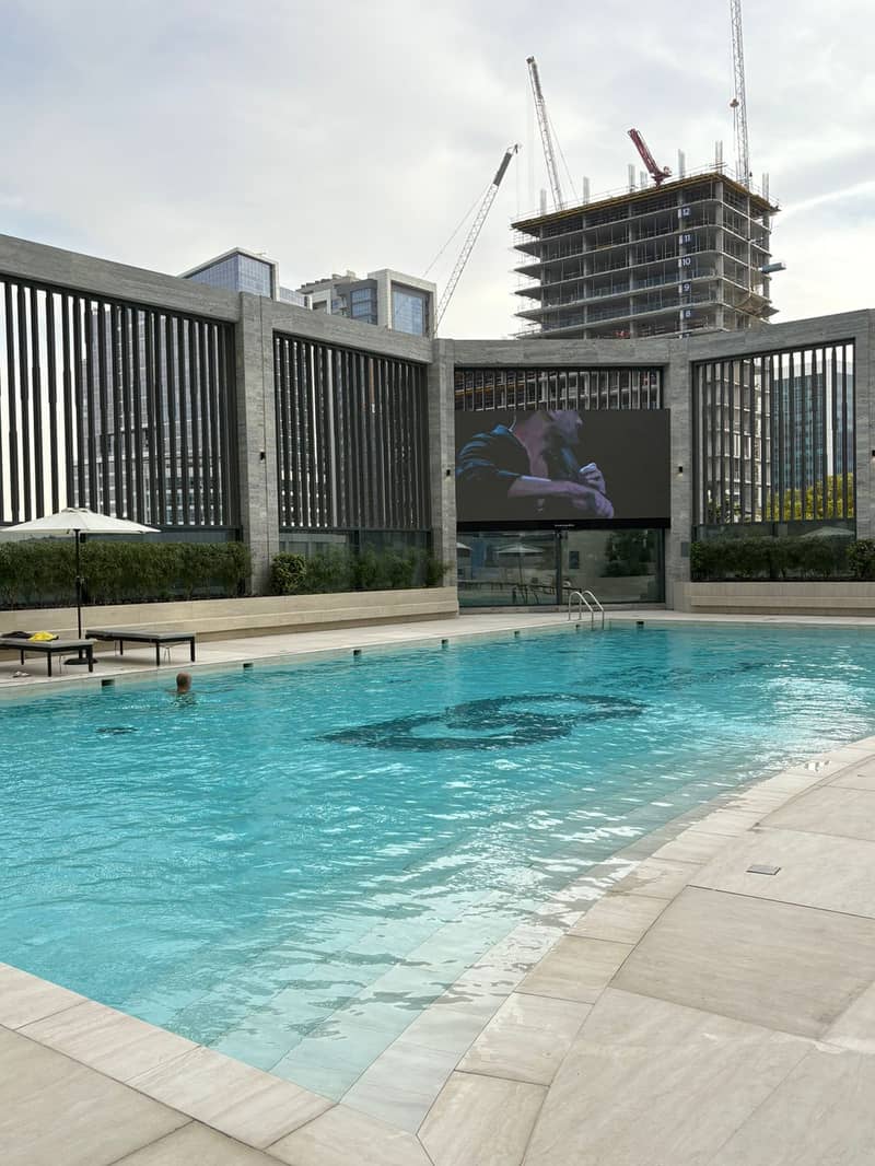 Only 2% Commission | Highest floor | Pool view | No agents - Image 23