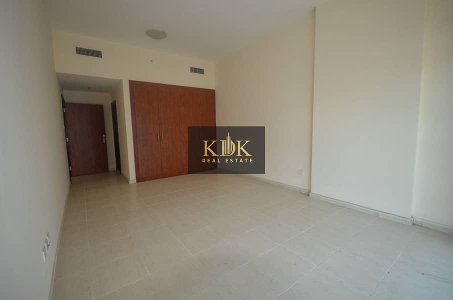 Spacious 1BR | Prime Location | Community View - Image 9