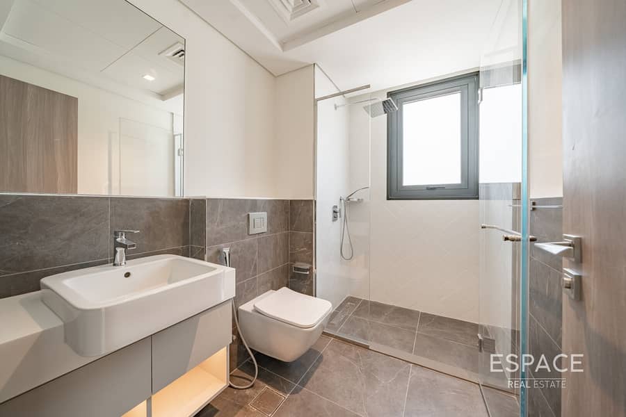 5 Beds plus Maids| Big Plot | Corner Plot - Image 10