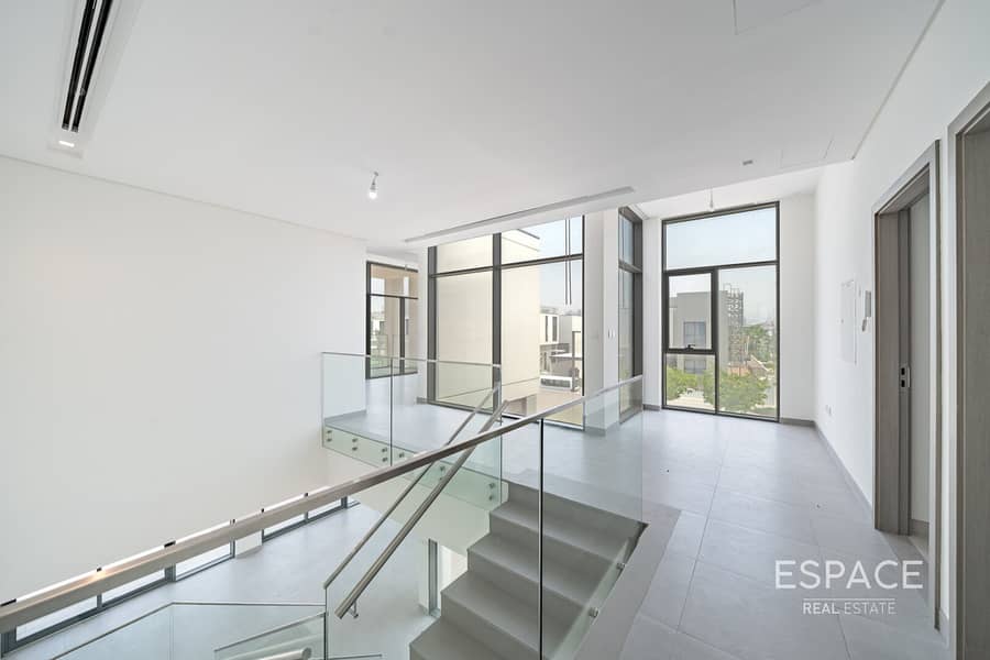 5 Beds plus Maids| Big Plot | Corner Plot - Image 11