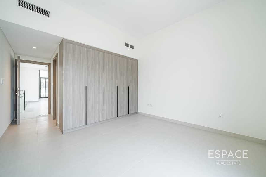 5 Beds plus Maids| Big Plot | Corner Plot - Image 14