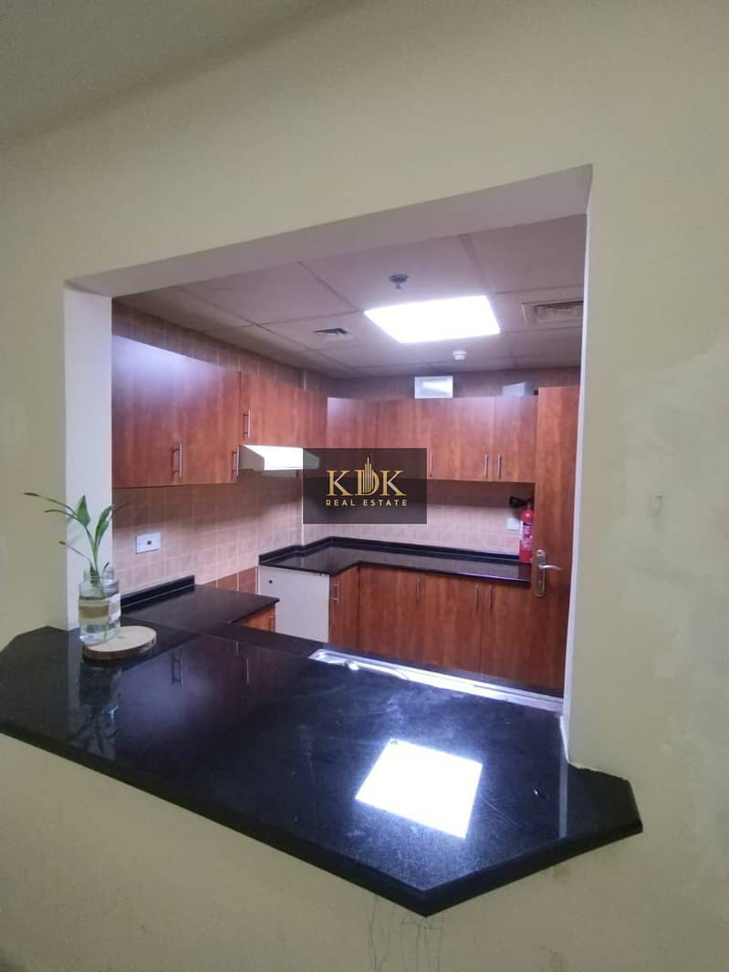 Spacious 1BR | Prime Location | Community View - Image 14