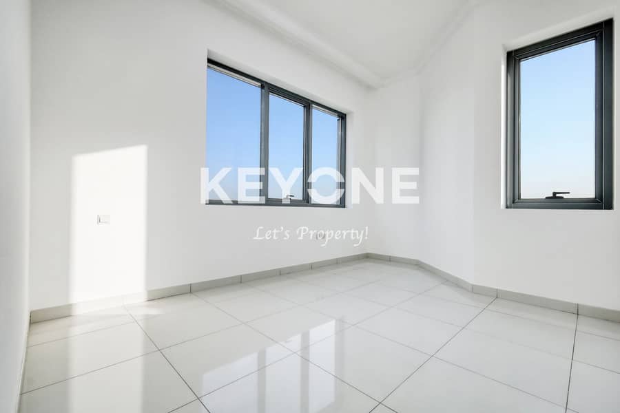 Vacant | Skyline Living | Luxurious 2-Bedroom Apartment in Executive Bay - A - Image 16