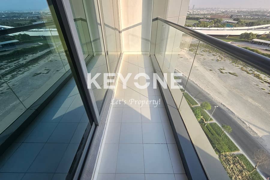 Vacant | Skyline Living | Luxurious 2-Bedroom Apartment in Executive Bay - A - Image 23