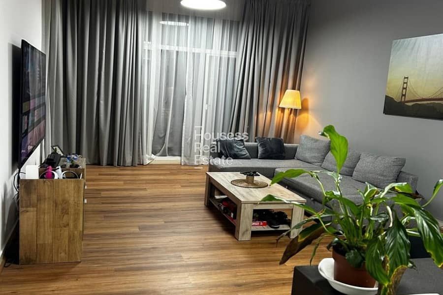 WELL MAINTAINED 1 BHK FOR SALE WITH AMAZING VIEW AND PERFECT LOCATION