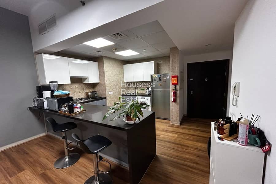 WELL MAINTAINED 1 BHK FOR SALE WITH AMAZING VIEW AND PERFECT LOCATION