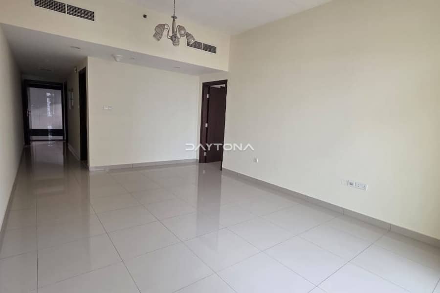 BIGGEST LAYOUT | CLOSED KITCHEN | VACANT | HEART OF DLRC