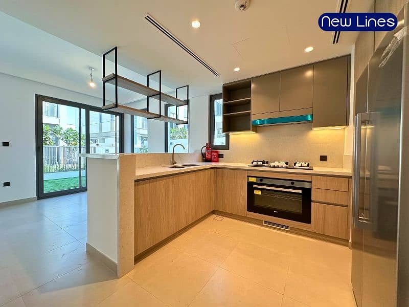 SPACIOUS I BRAND NEW I LANDSCAPED - Image 9