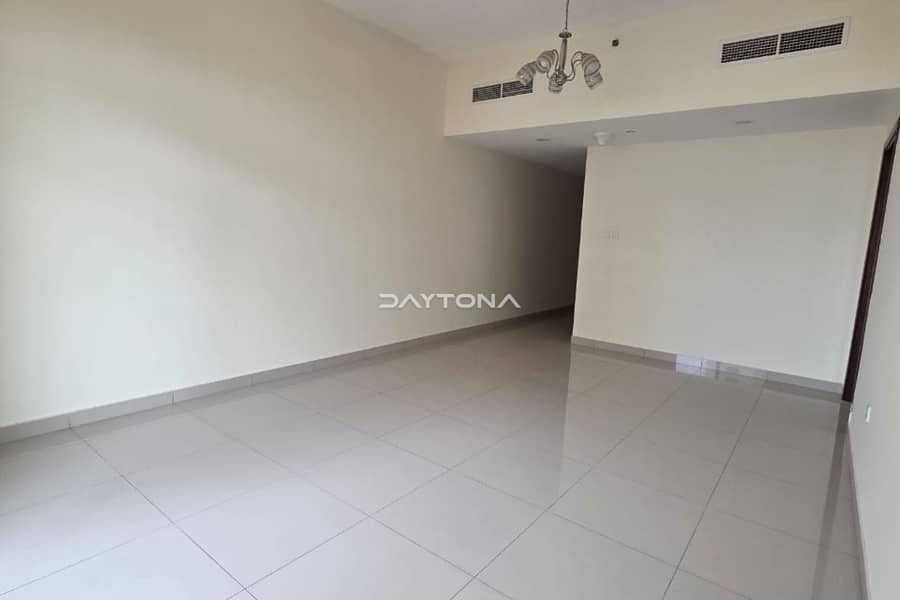 BIGGEST LAYOUT | CLOSED KITCHEN | VACANT | HEART OF DLRC