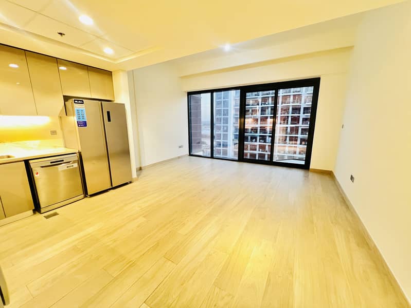 Boulevard View // Huge Size 3-bhk Just 130k 1 Cheque 140k 3 Cheques & Kitchen Appliances - Image 11