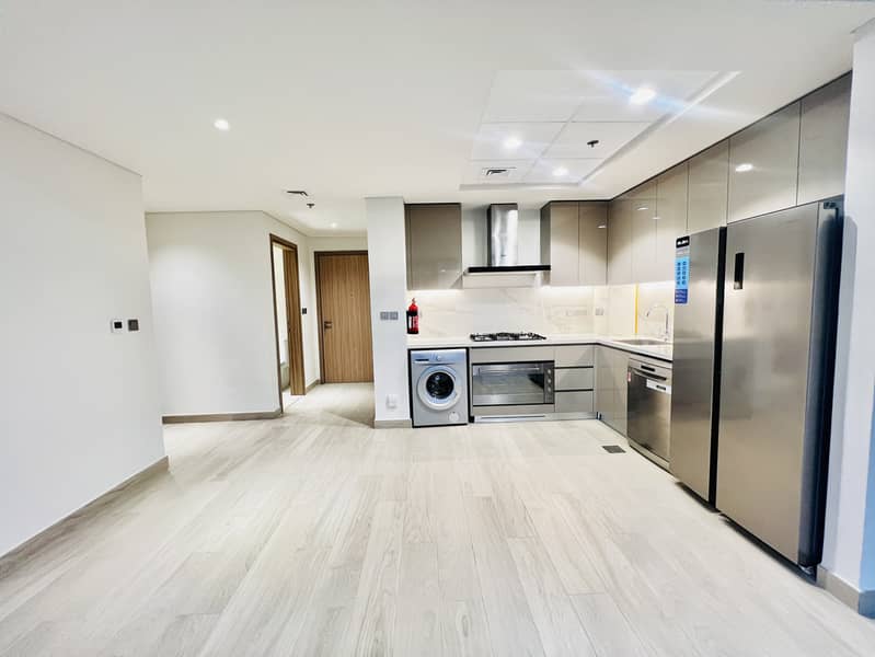 Boulevard View // Huge Size 3-bhk Just 130k 1 Cheque 140k 3 Cheques & Kitchen Appliances - Image 16