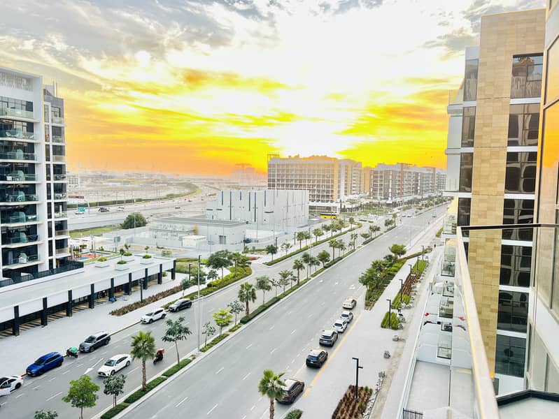 Boulevard View // Huge Size 3-bhk Just 130k 1 Cheque 140k 3 Cheques & Kitchen Appliances