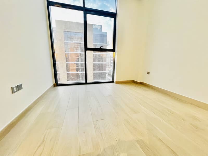 Boulevard View // Huge Size 3-bhk Just 130k 1 Cheque 140k 3 Cheques & Kitchen Appliances - Image 7