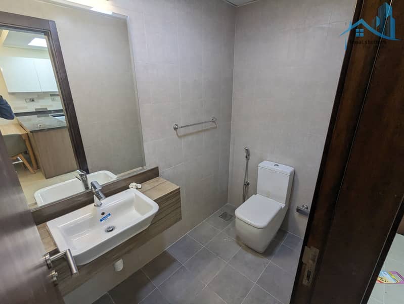 Furnished - Chiller Free - Vacant