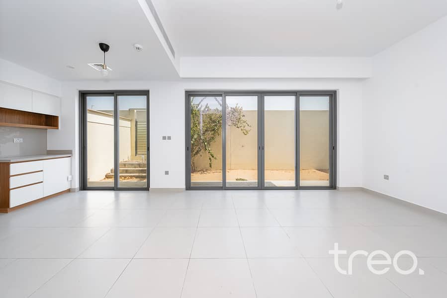 Modern Finishes | Corner Plot | Vacant