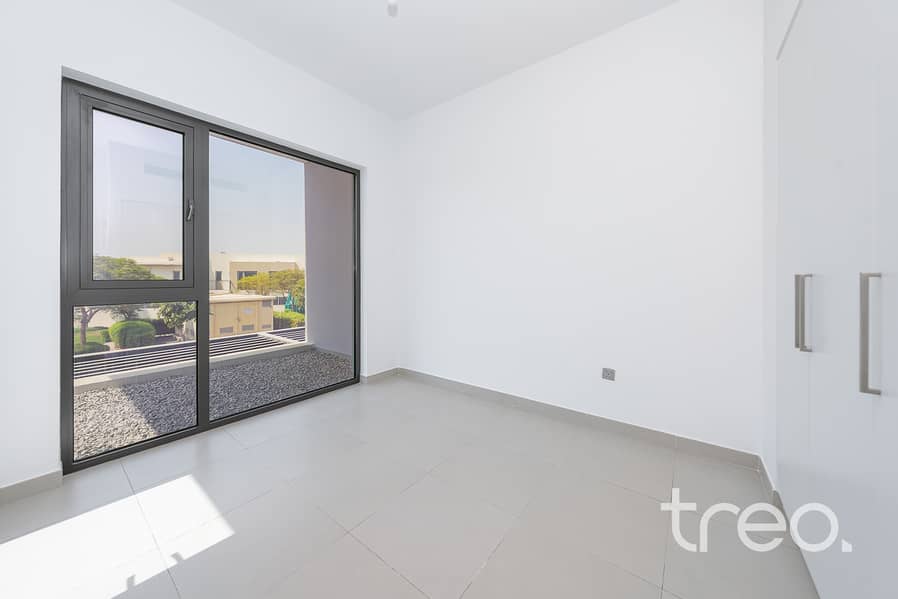 Modern Finishes | Corner Plot | Vacant - Image 8