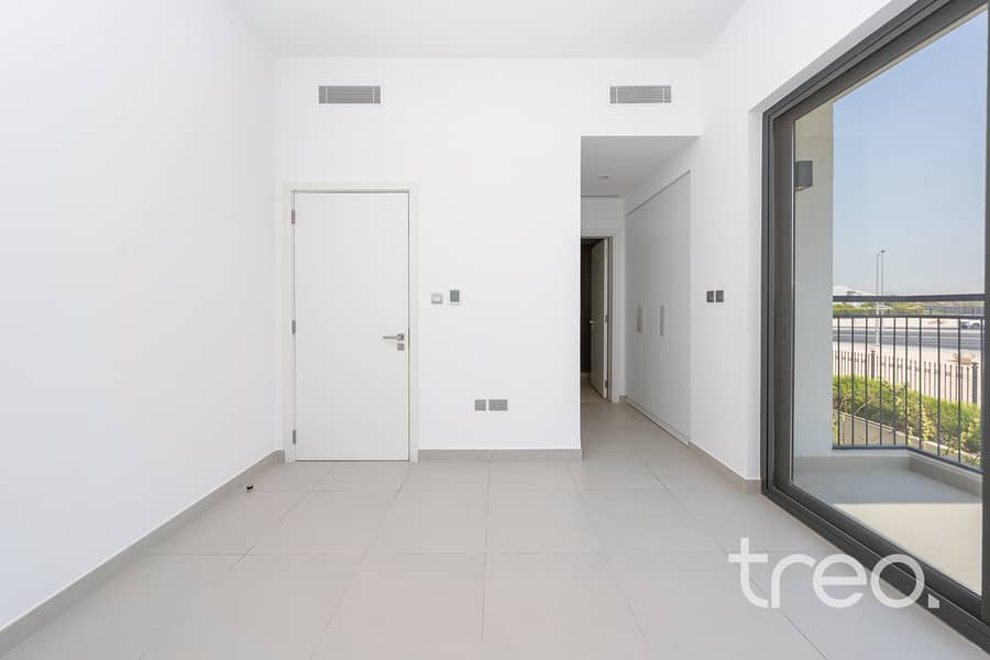 Modern Finishes | Corner Plot | Vacant - Image 13